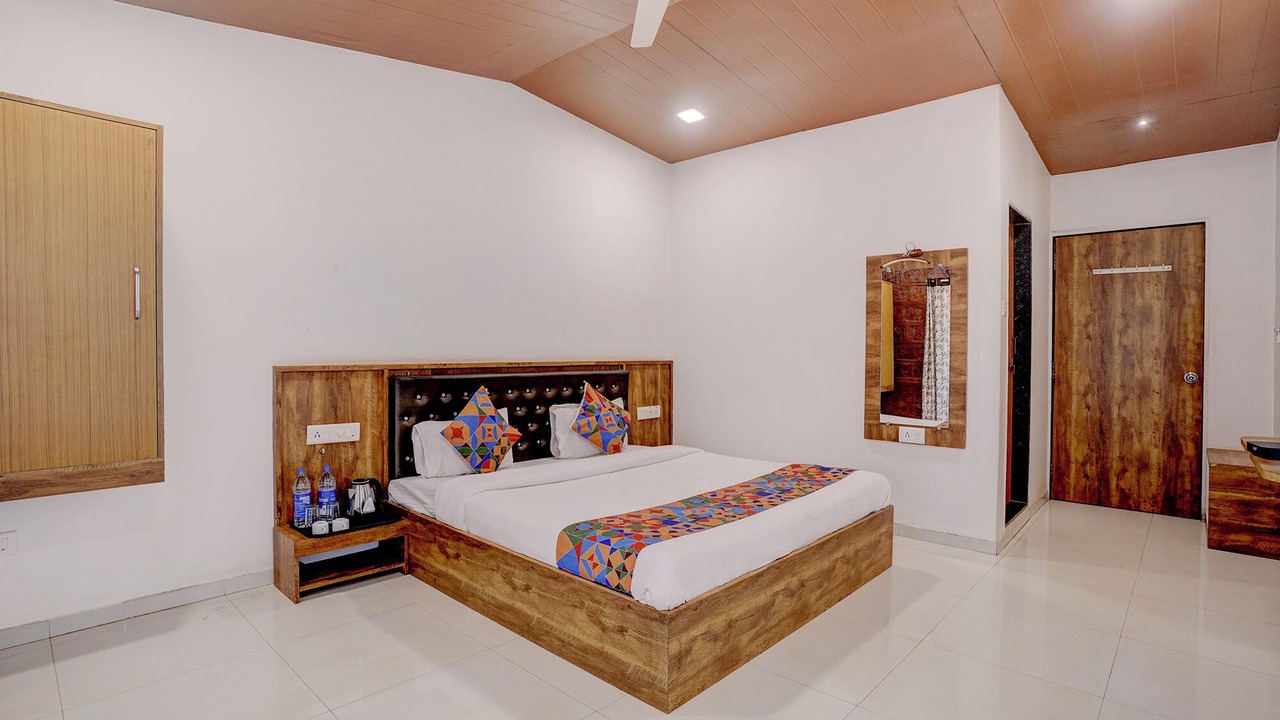 Photo of Bedroom in Mahabaleshwar
