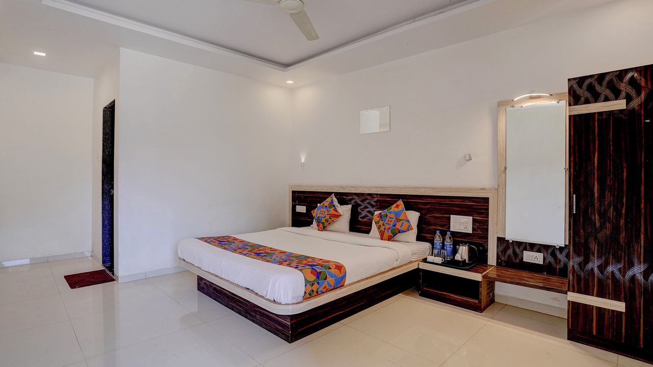 Photo of Bedroom in Mahabaleshwar