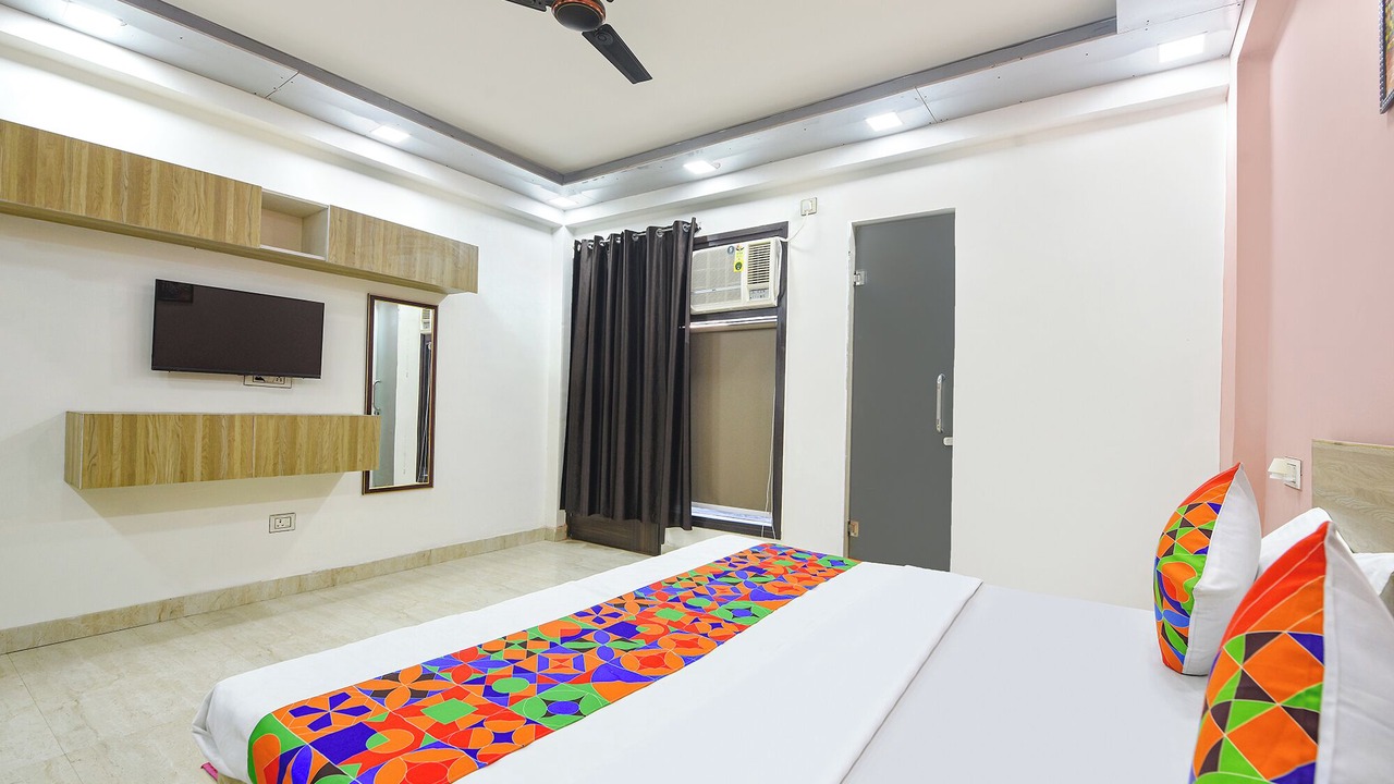 Photo of Bedroom in DLF City