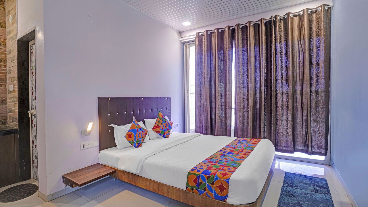 Photo of Bedroom in Mahabaleshwar