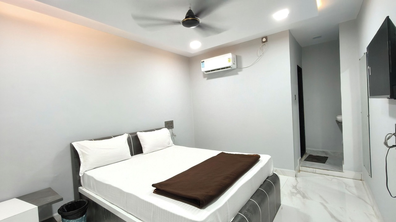 Photo of Bedroom in Surat District