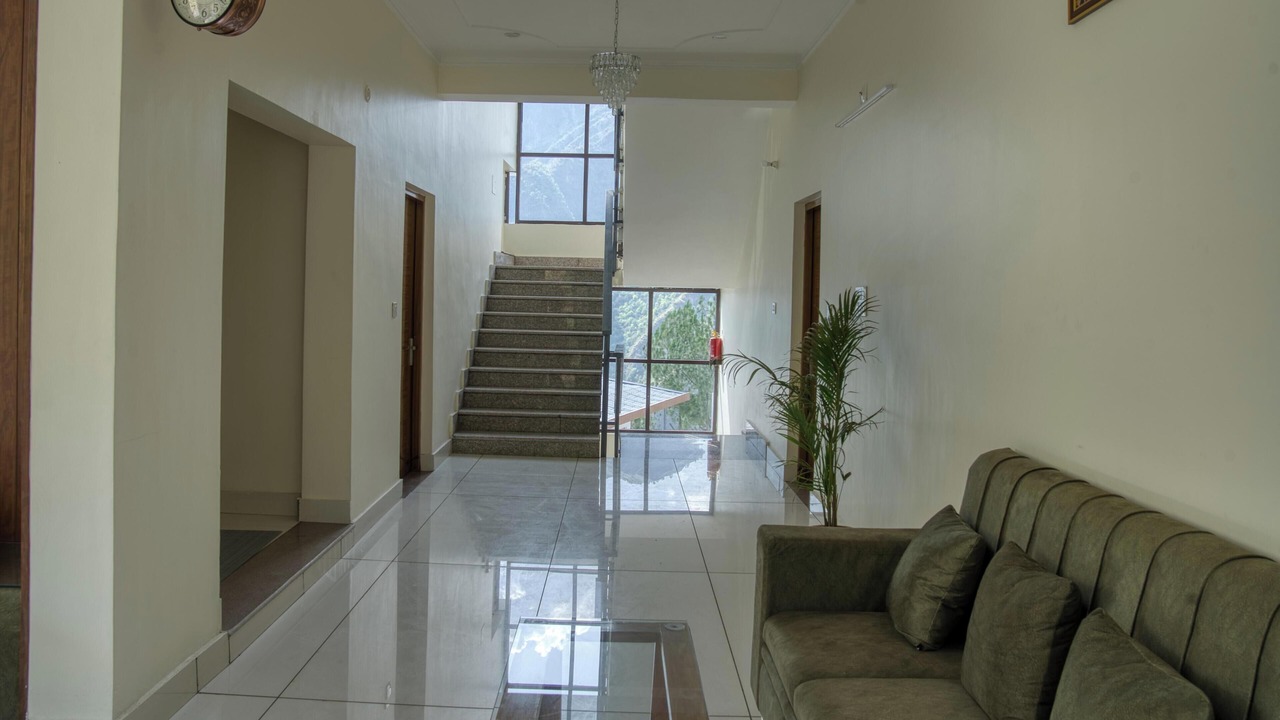 Photo of Livingroom in Tehri