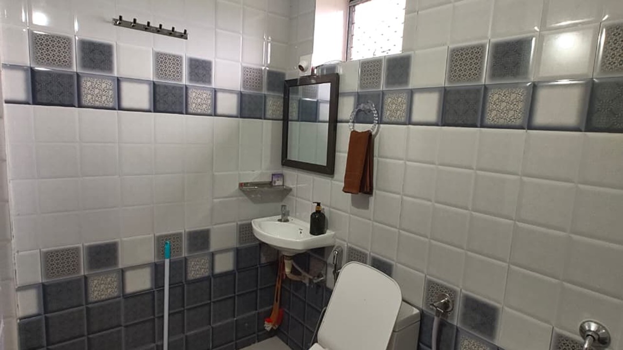 Photo of Bathroom in Abu Road