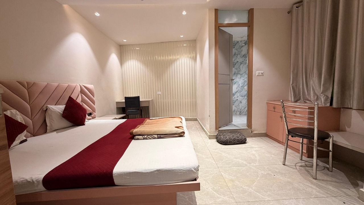 Photo of Bedroom in Charbagh