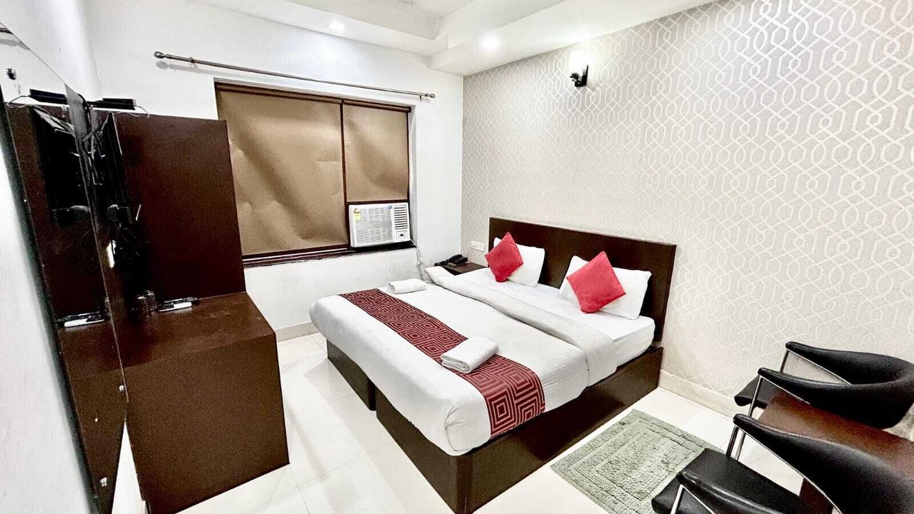 Photo of Bedroom in Karol Bagh