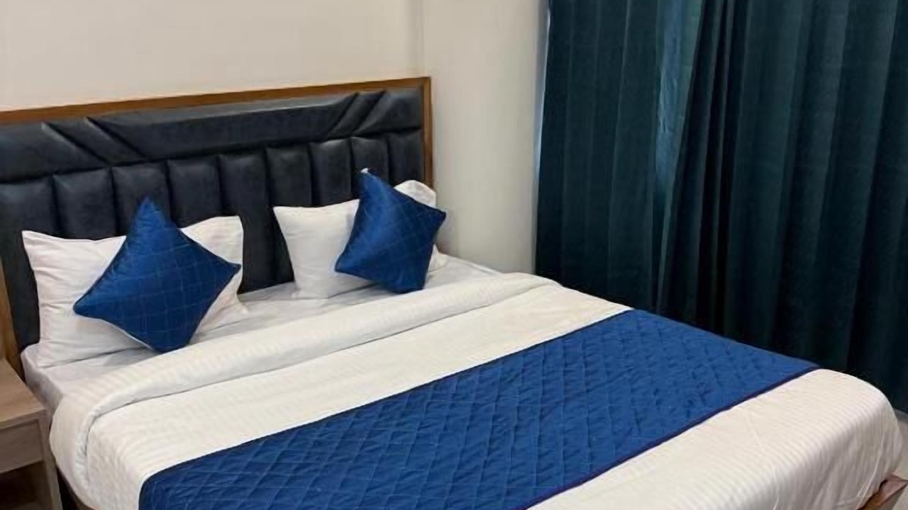 Photo of Bedroom in Navrangpura