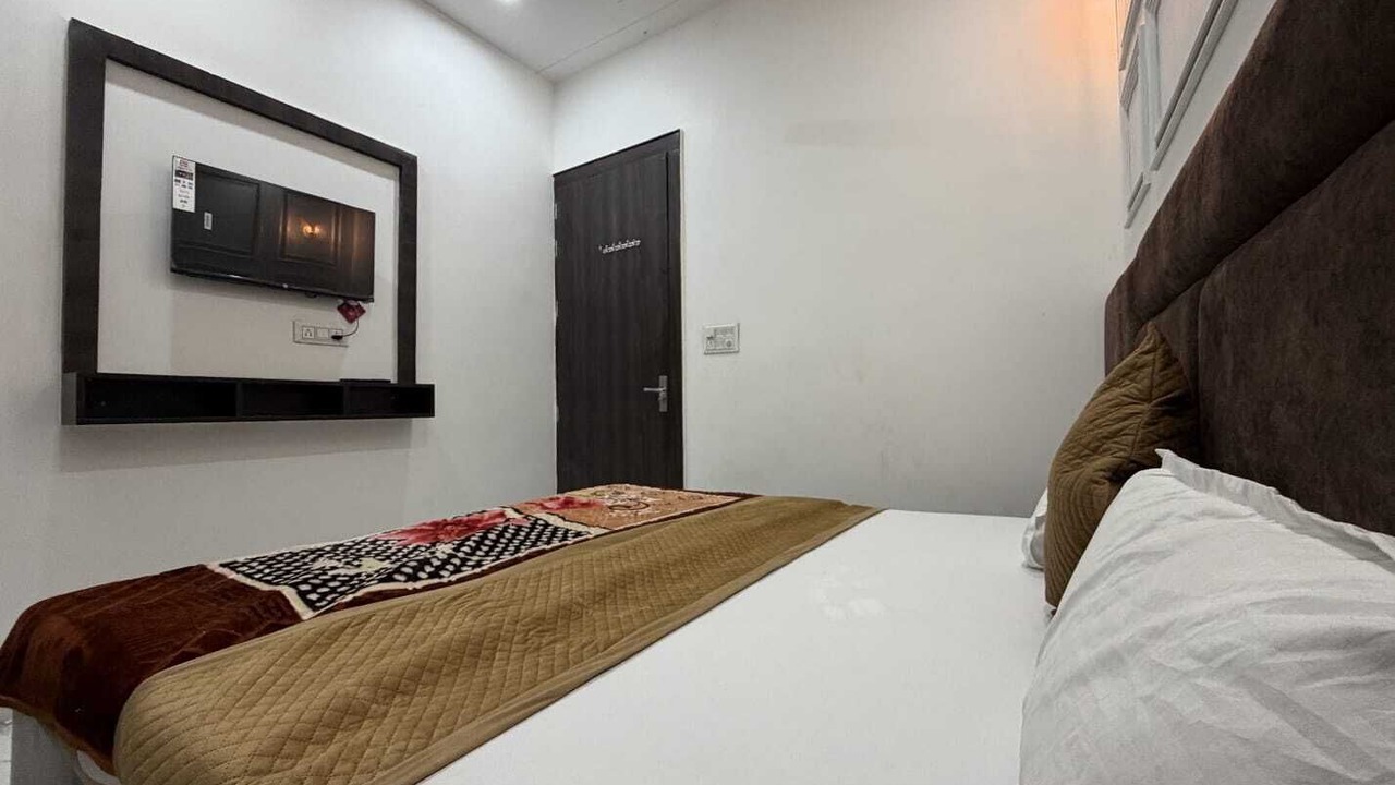 Photo of Bedroom in Mathura