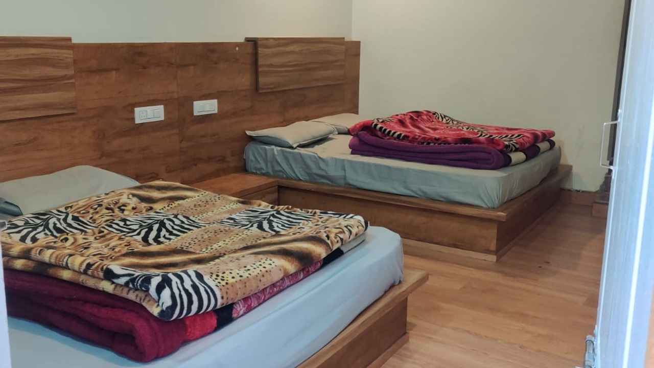 Photo of Bedroom in Badrinath