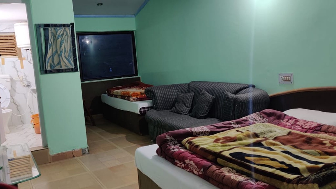 Photo of Bedroom in Badrinath