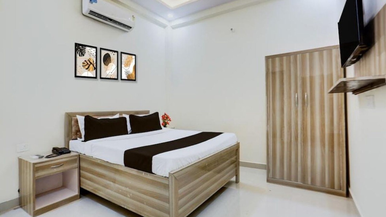 Photo of Bedroom in Kalyanpur