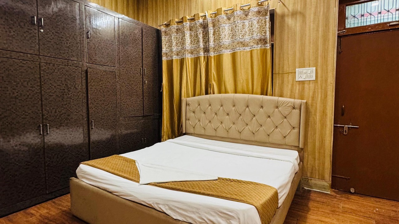 Photo of Bedroom in Civil Lines
