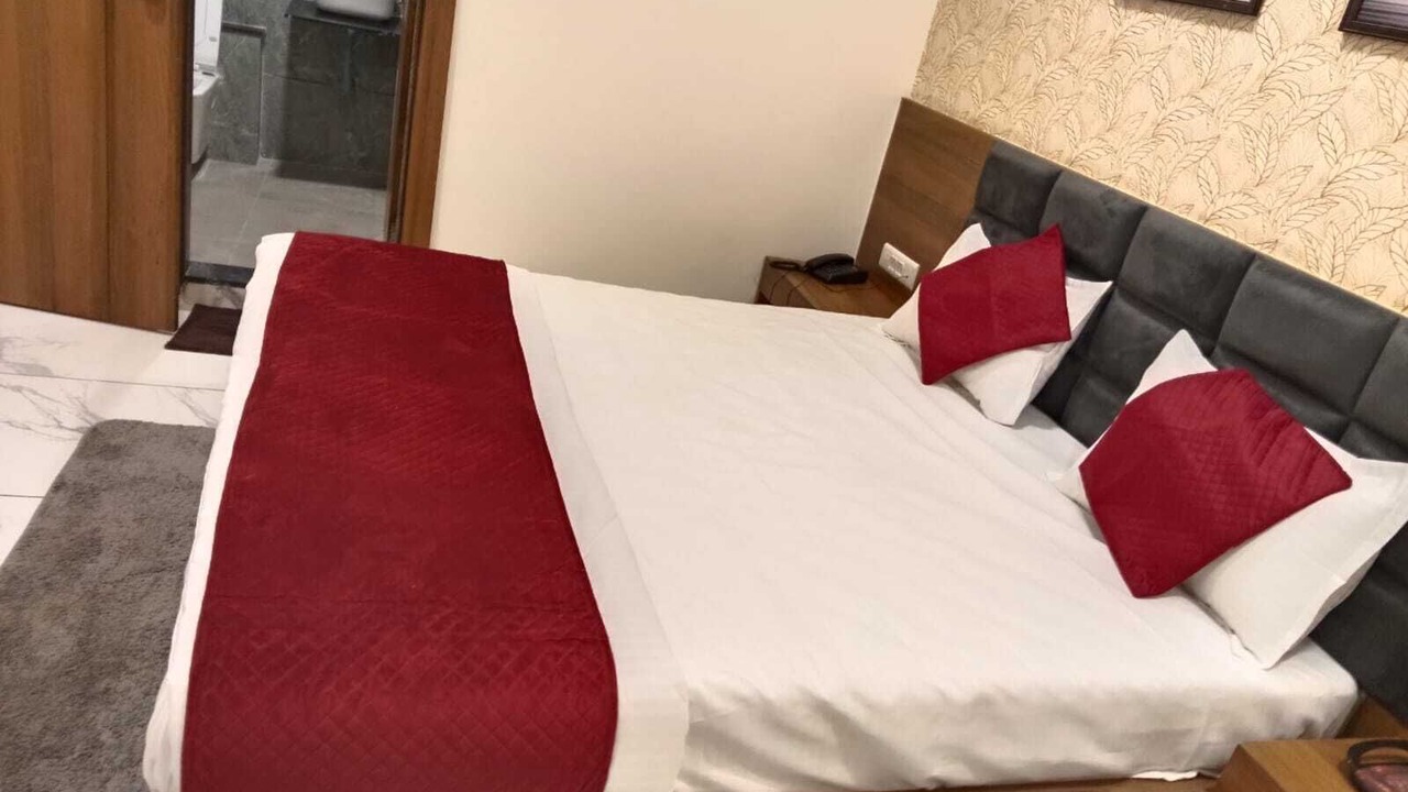Photo of Bedroom in Thaltej