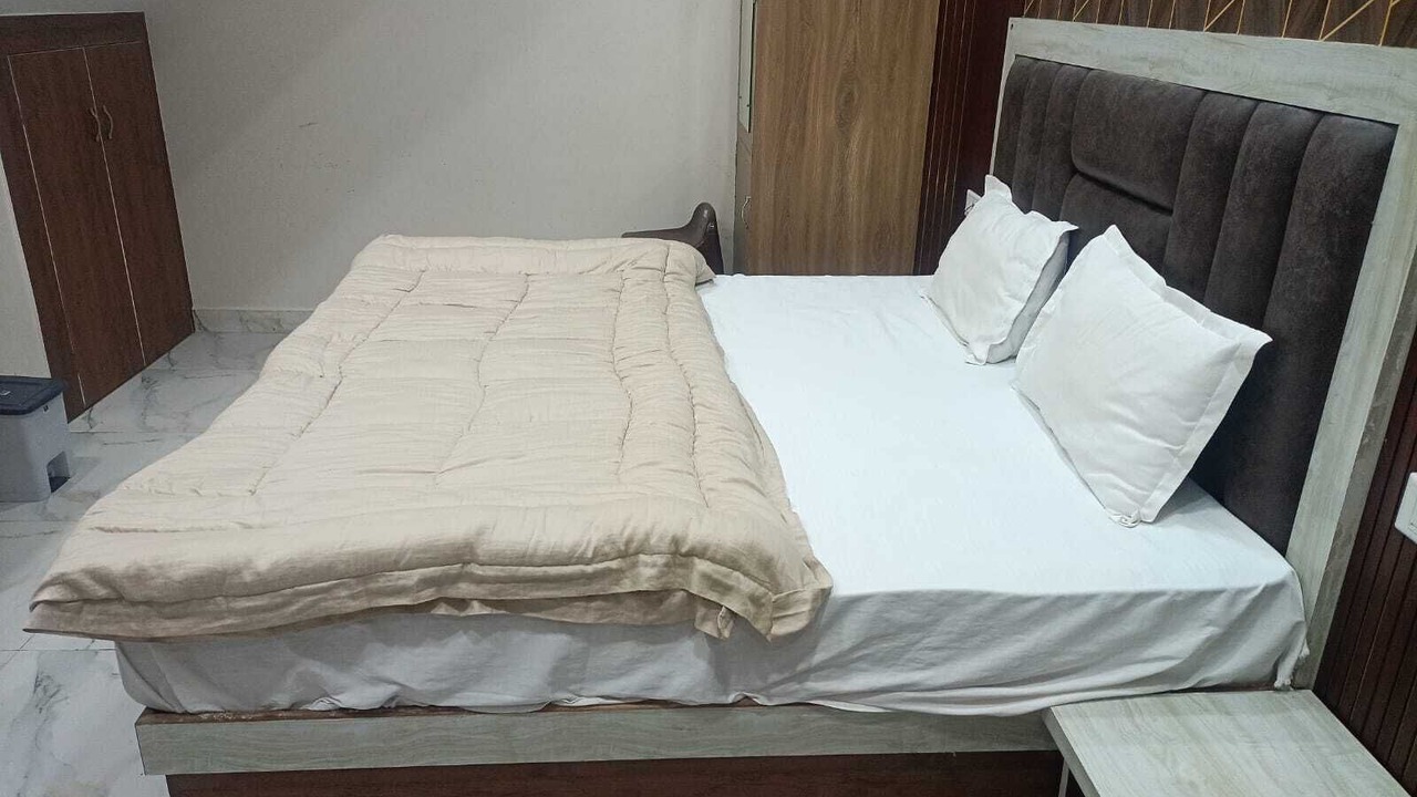 Photo of Bedroom in Taj Ganj
