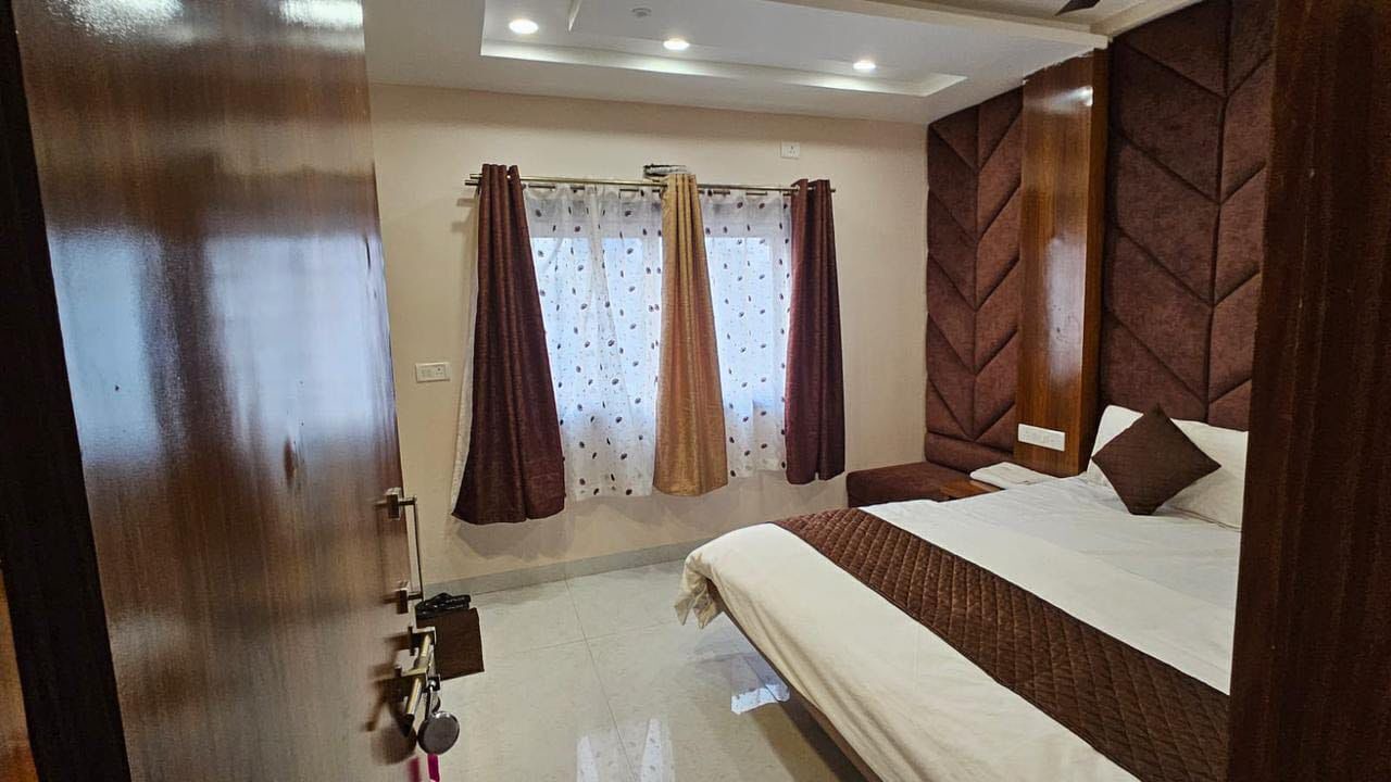 Photo of Bedroom in Pachmarhi