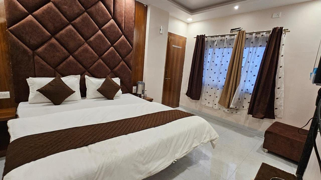 Photo of Bedroom in Pachmarhi