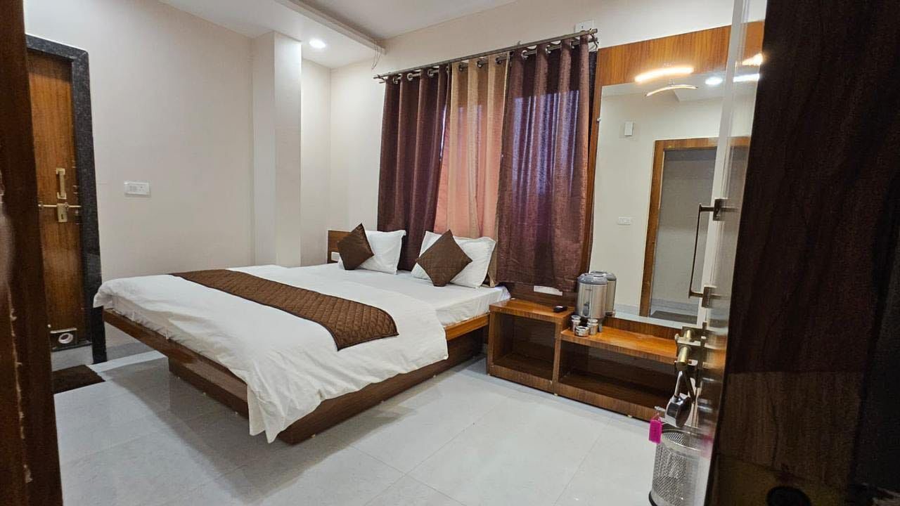Photo of Bedroom in Pachmarhi