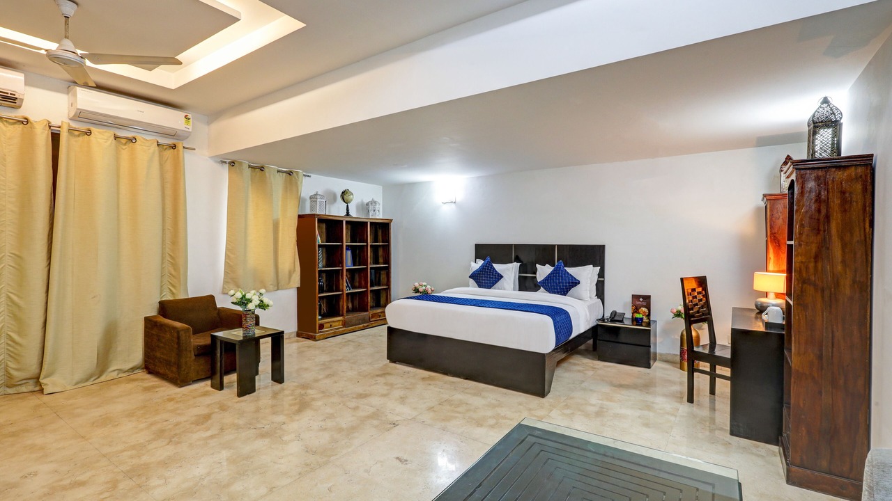 Photo of Bedroom in Sushant Lok