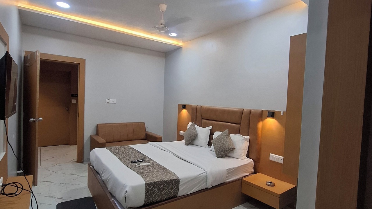 Photo of Bedroom in Navrangpura