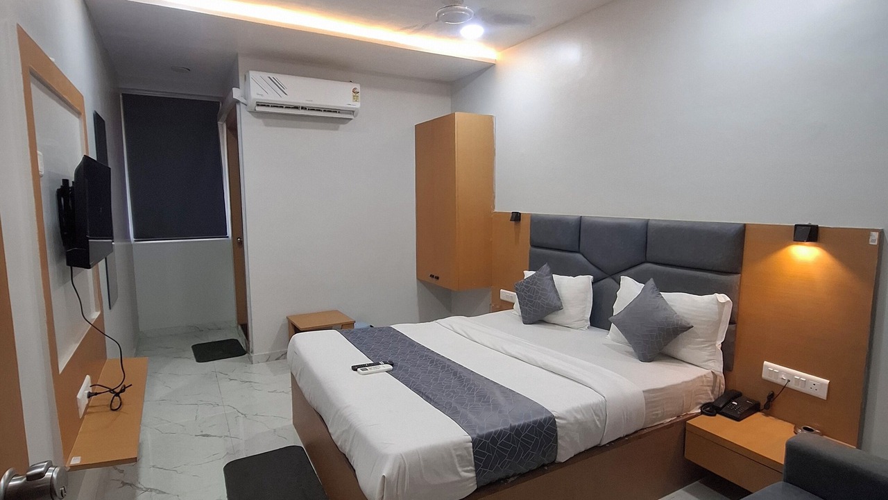 Photo of Bedroom in Navrangpura