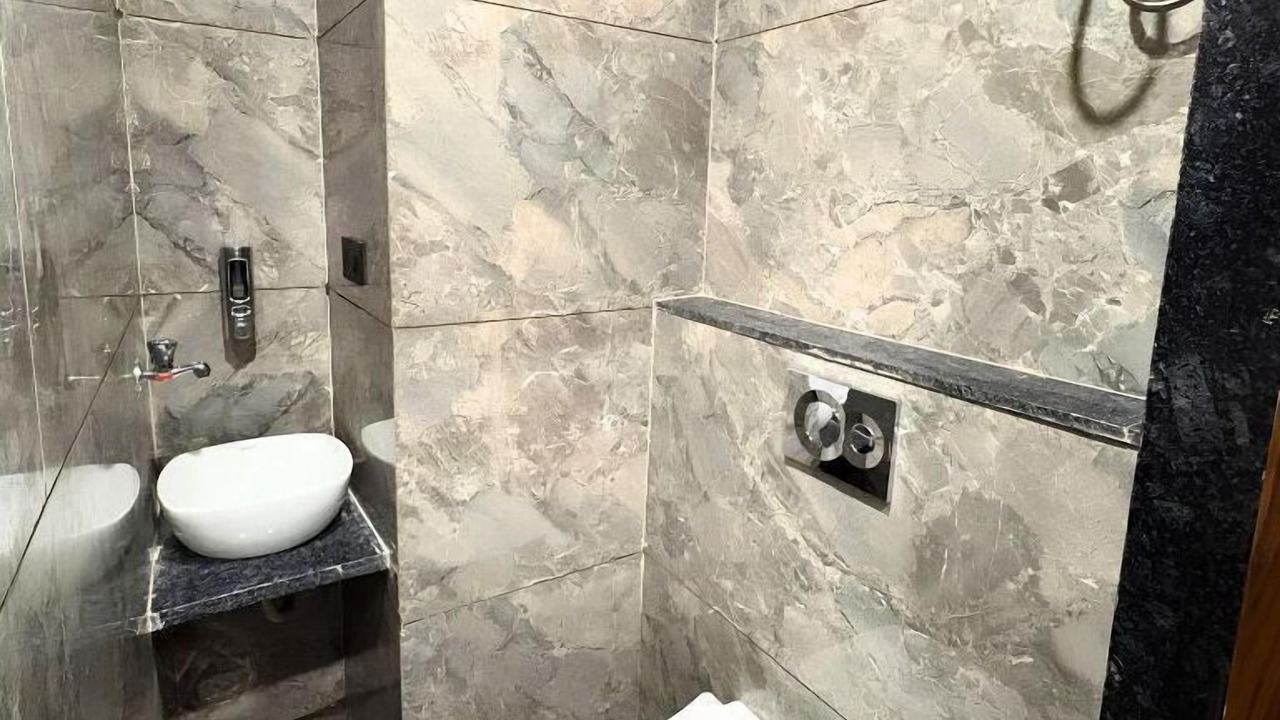 Photo of Bathroom in Velavadar