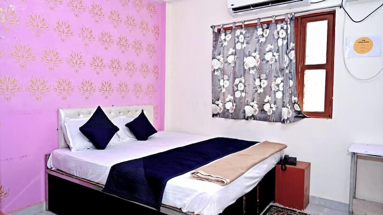 Photo of Bedroom in Phulpur