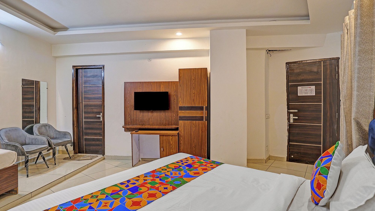 Photo of Bedroom in Sector 62