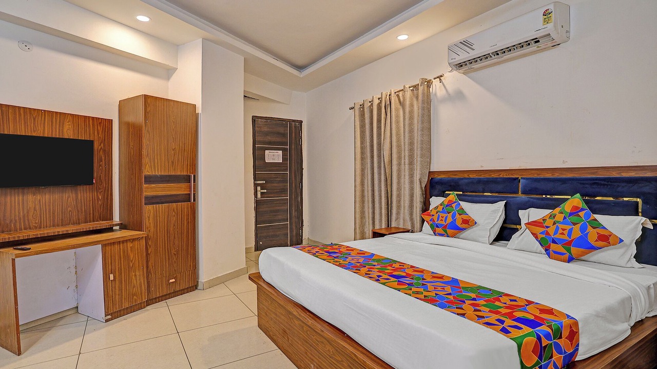 Photo of Bedroom in Sector 62