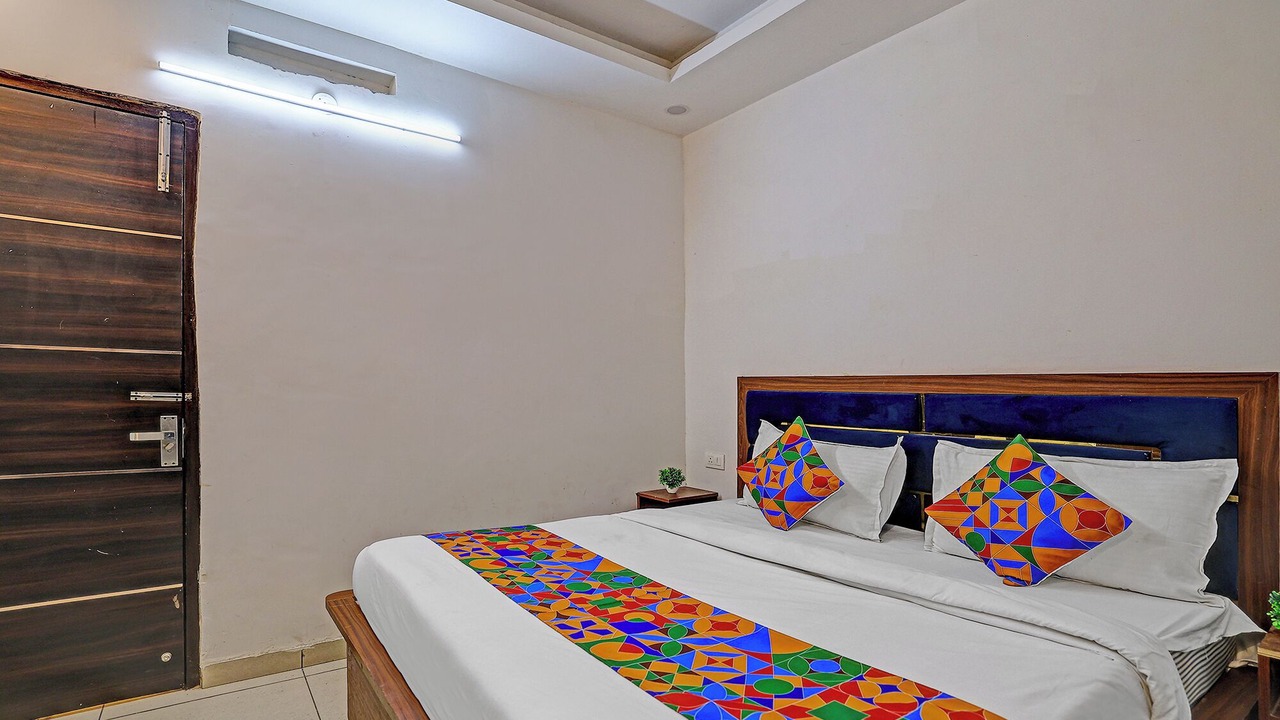 Photo of Bedroom in Sector 62