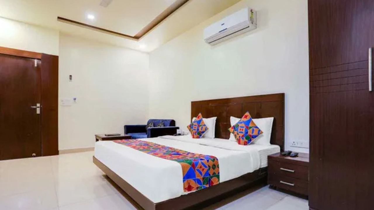 Photo of Bedroom in Bhopal