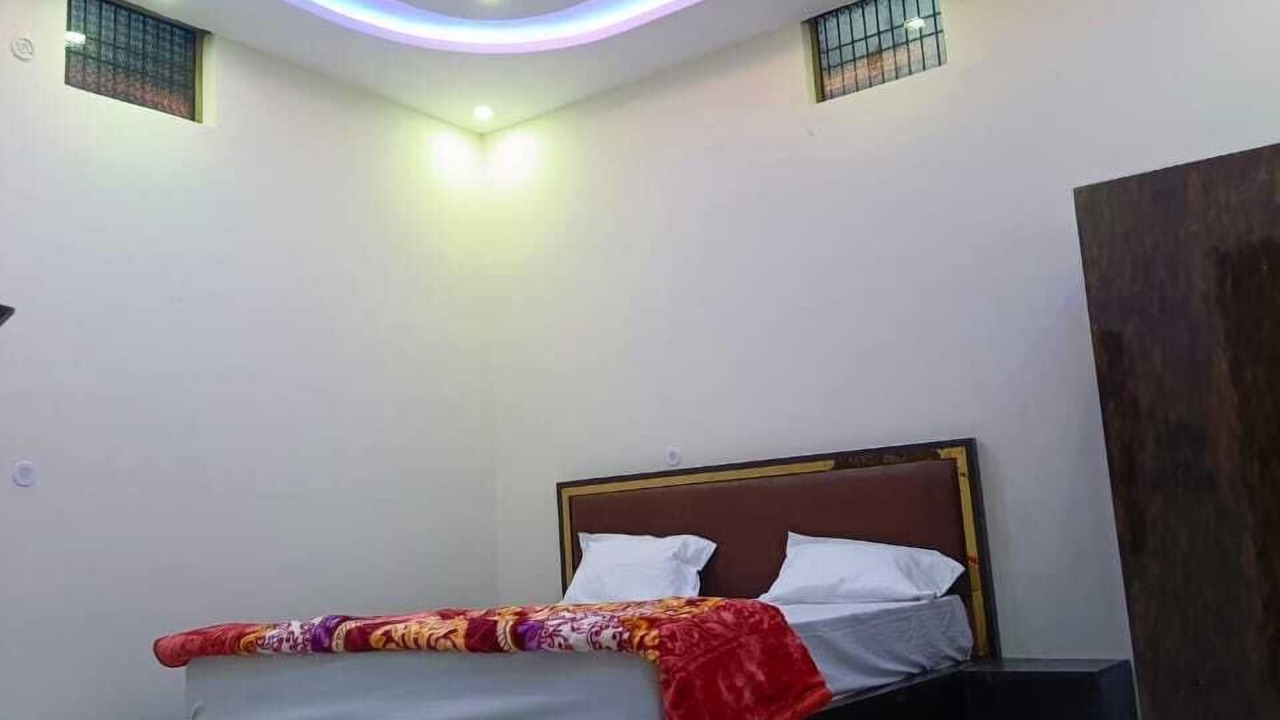 Photo of Bedroom in Naini