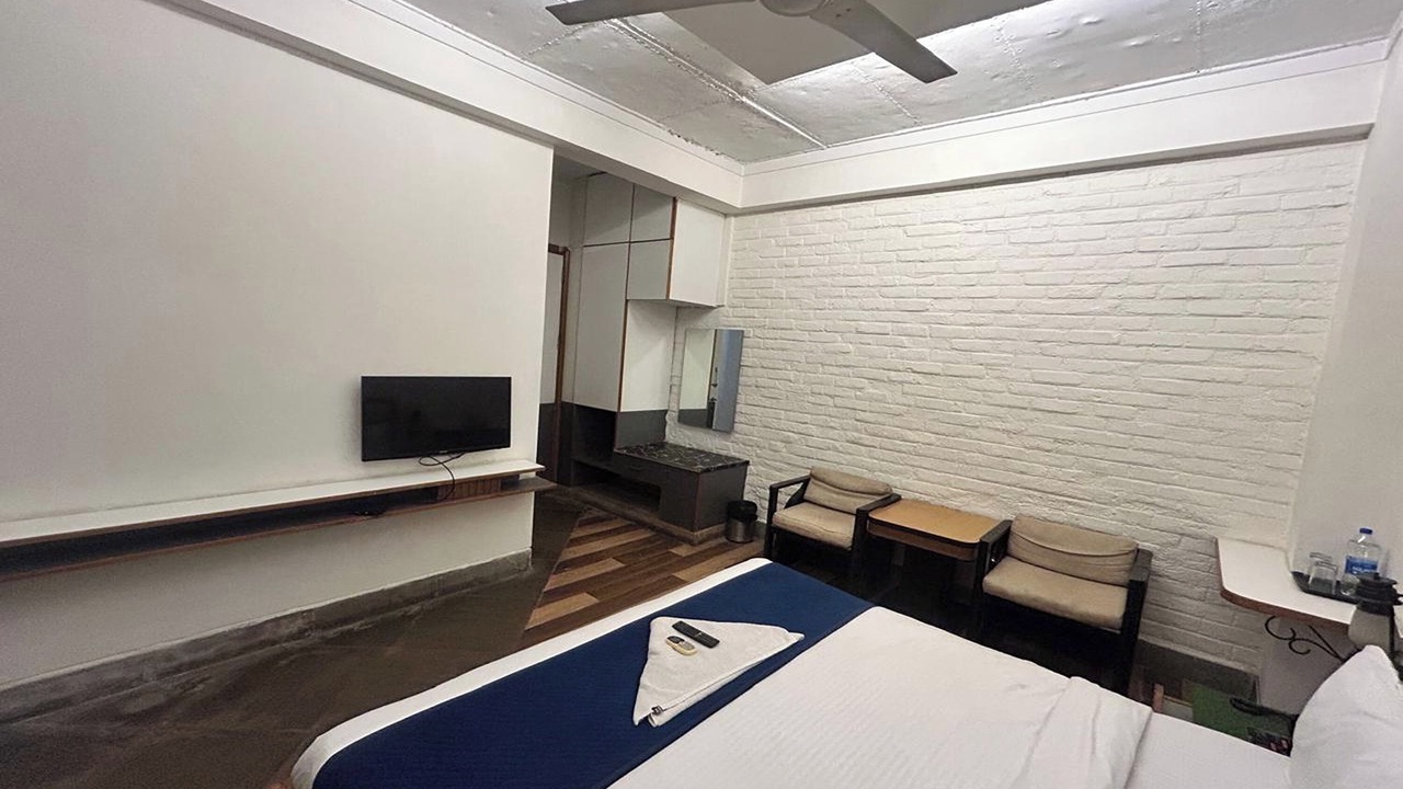 Photo of Bedroom in Sushant Lok