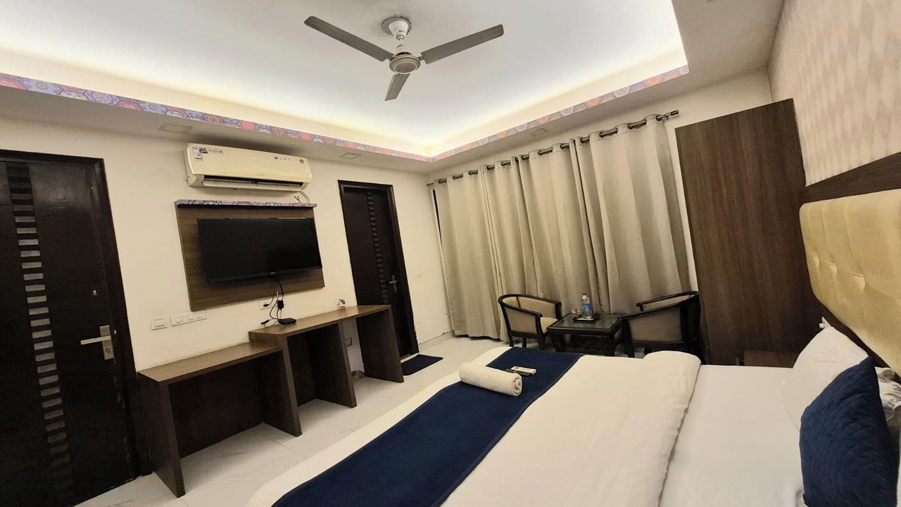 Photo of Bedroom in Sushant Lok