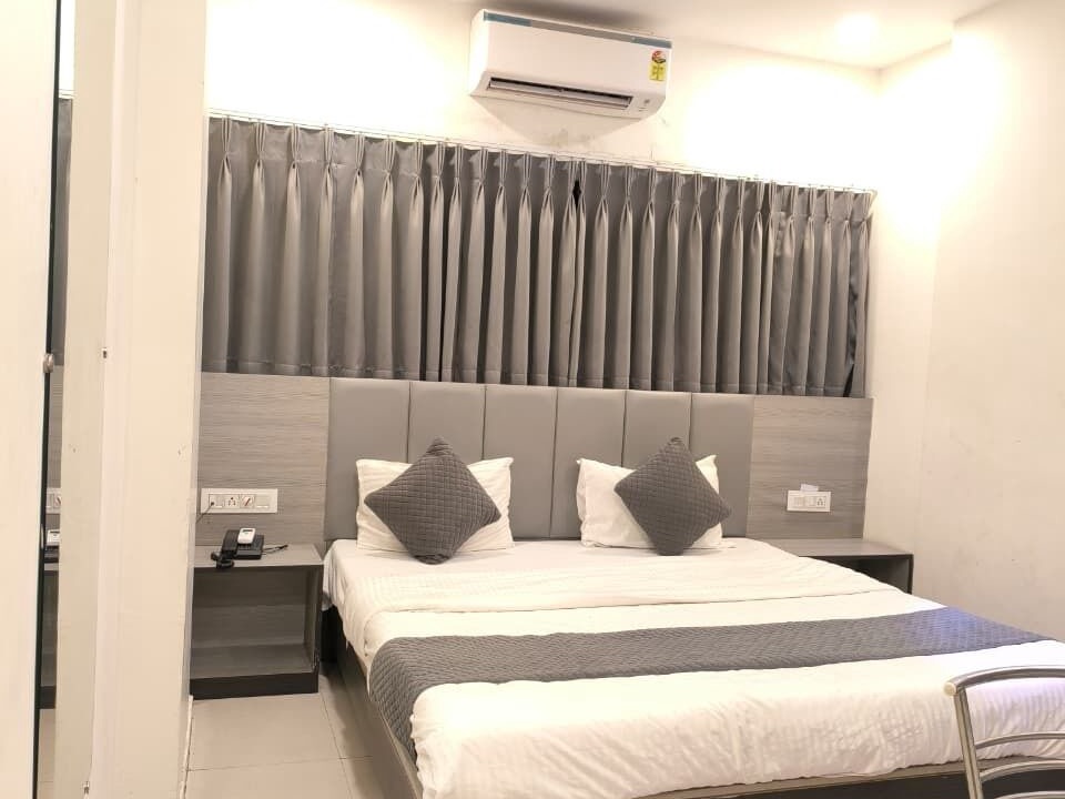Photo of Bedroom in Bodakdev