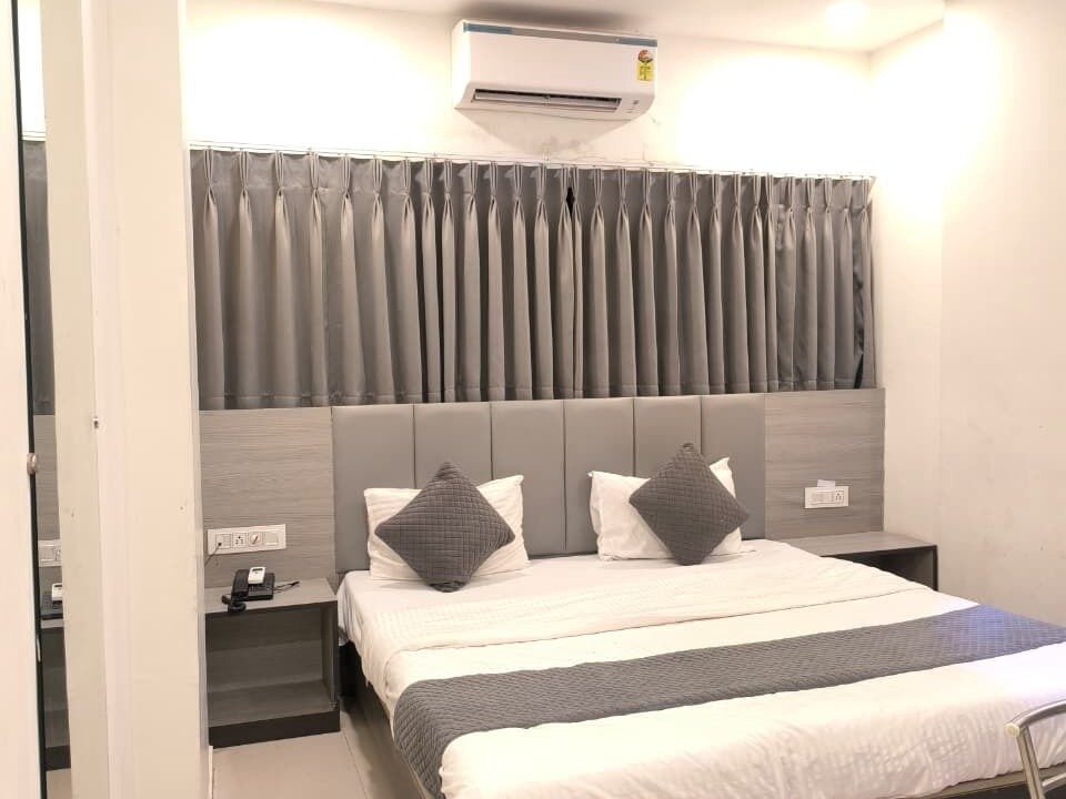 Photo of Bedroom in Bodakdev