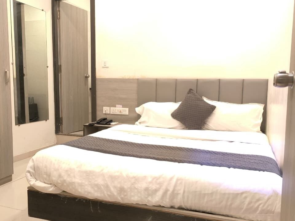 Photo of Bedroom in Bodakdev