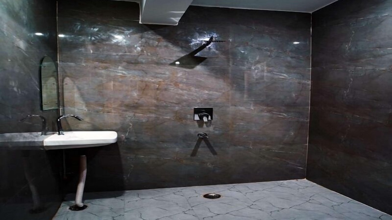 Photo of Bathroom in Mahipalpur