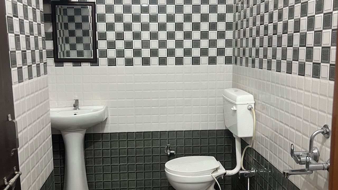 Photo of Bathroom in Amar Sagar Pol