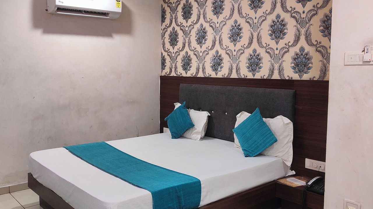 Photo of Bedroom in Vadodara