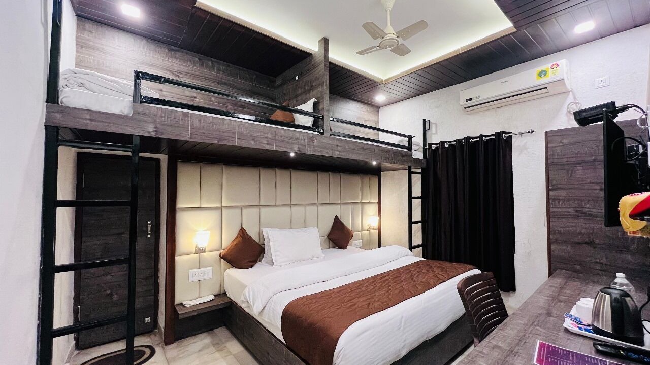 Photo of Bedroom in Mount Abu