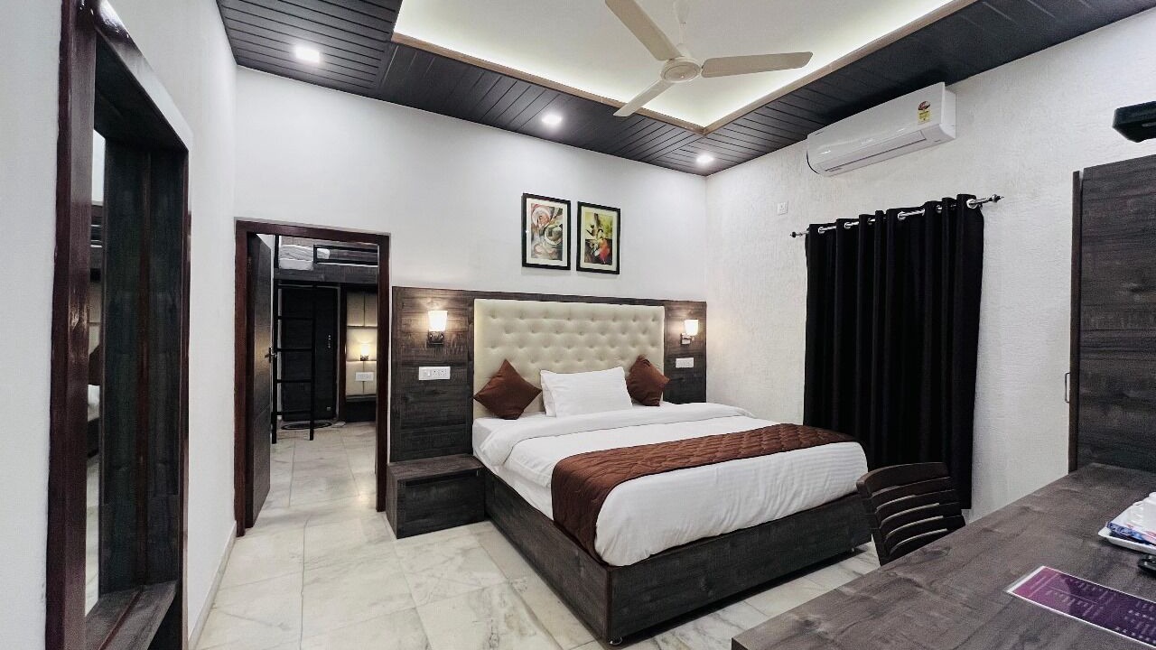 Photo of Bedroom in Mount Abu