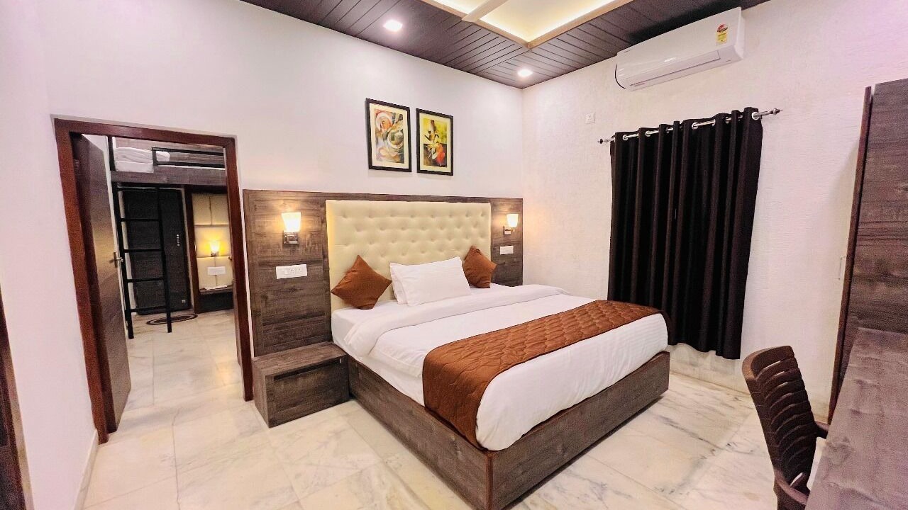 Photo of Bedroom in Mount Abu