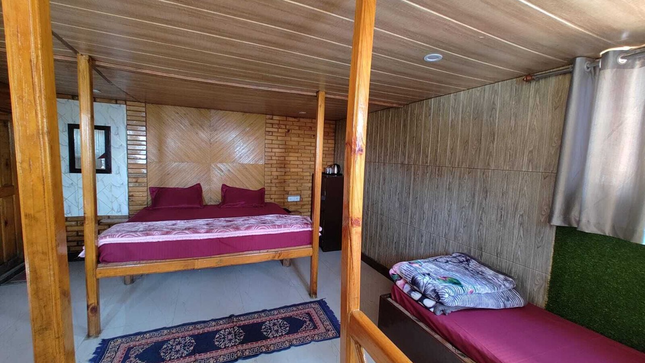Photo of Bedroom in Naina Range
