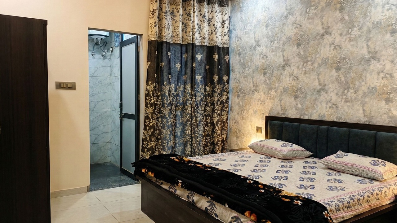 Photo of Bedroom in Khatu