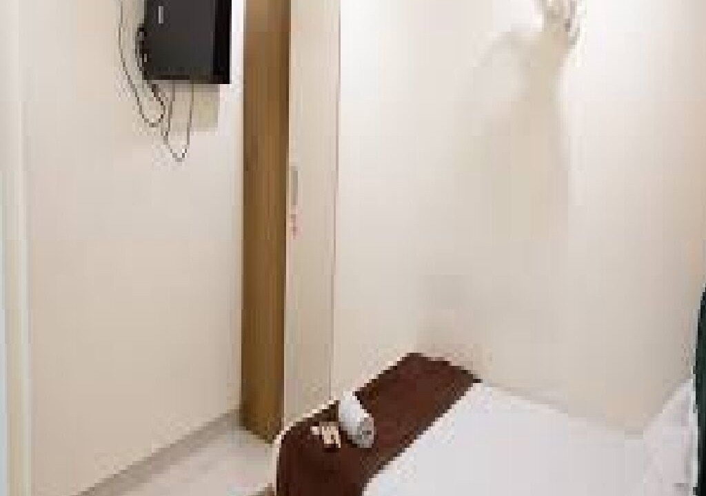 Photo of Others in Amer