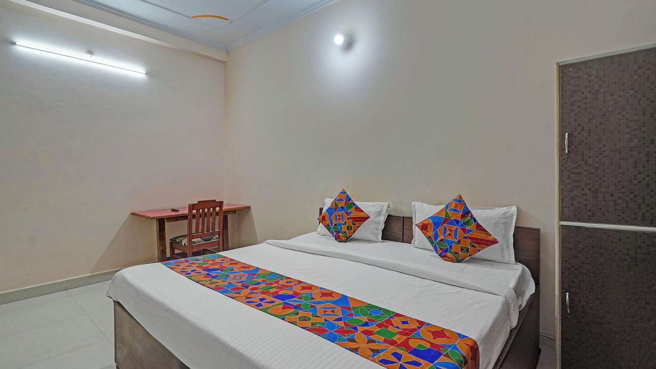 Photo of Bedroom in Naini