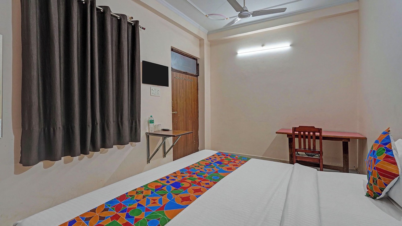 Photo of Bedroom in Naini