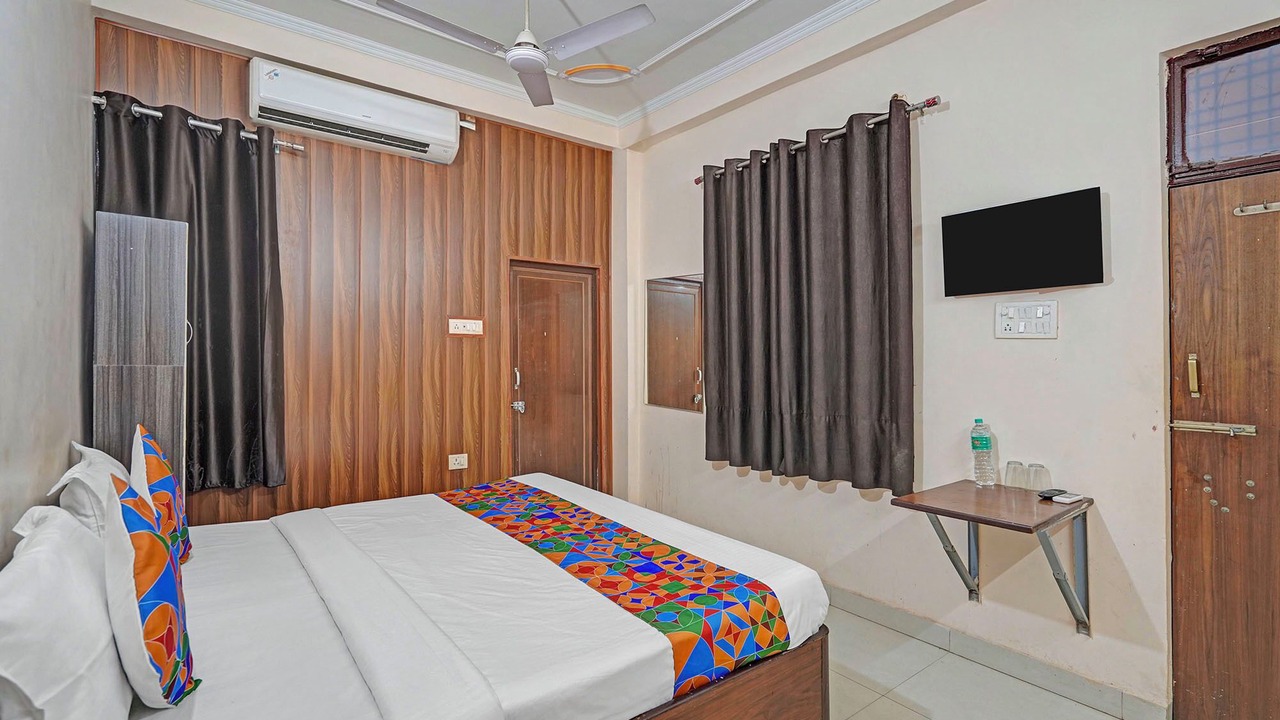 Photo of Bedroom in Naini