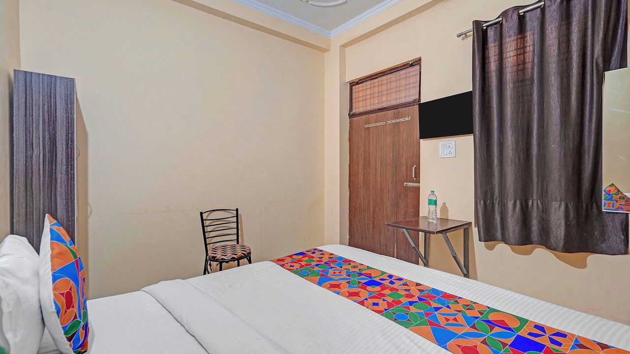 Photo of Bedroom in Naini