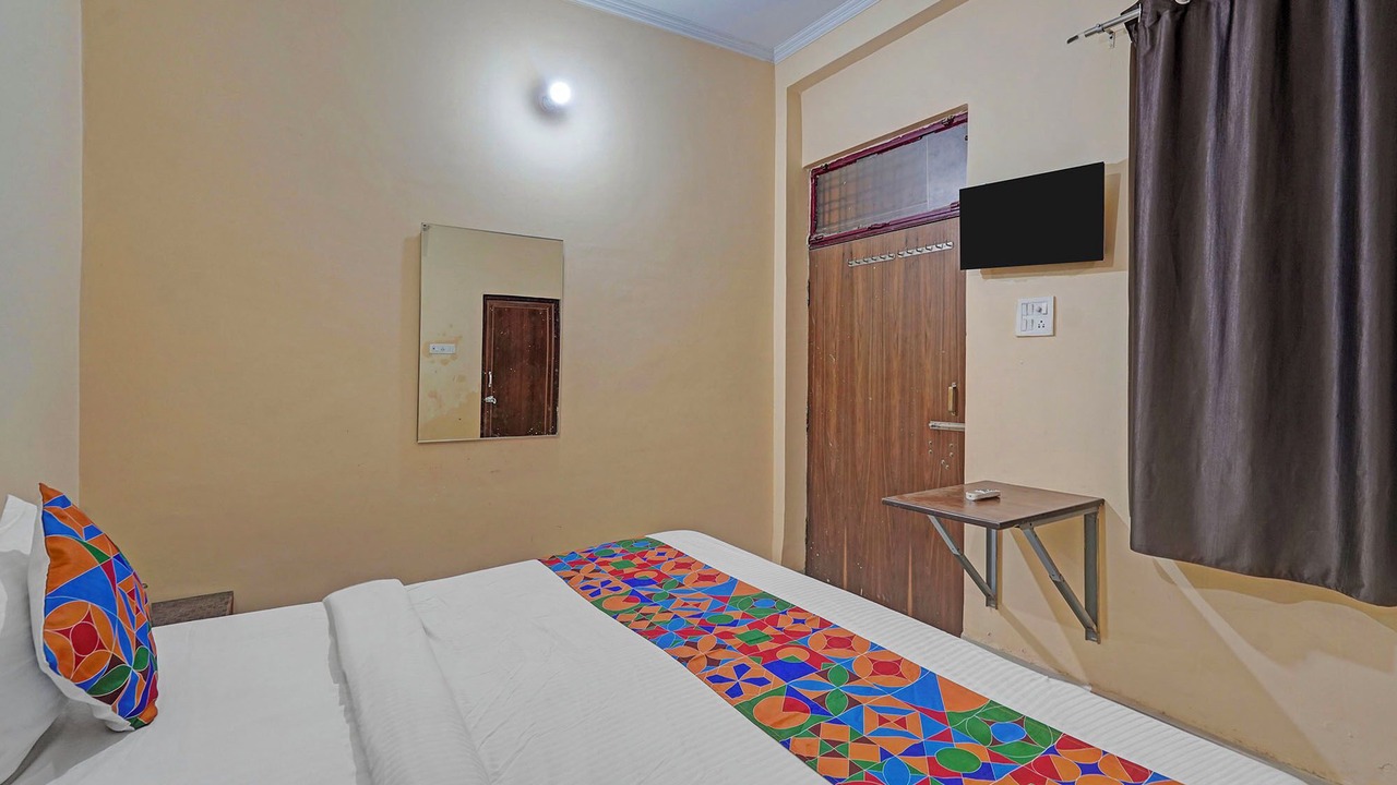Photo of Bedroom in Naini