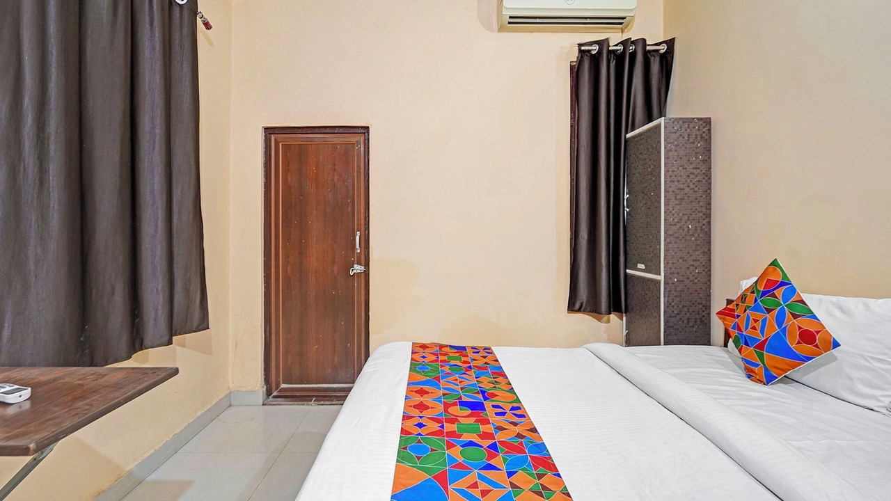Photo of Bedroom in Naini